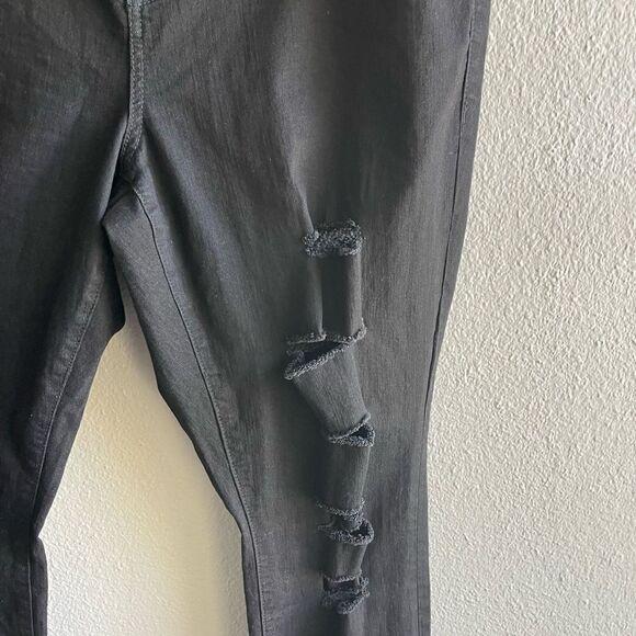 ❤️Torrid  Distressed Stretch Jeans Sz18 - Picture 7 of 8
